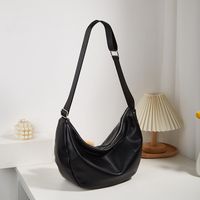 Women's Large Pu Leather Solid Color Vintage Style Classic Style Zipper Shoulder Bag main image 5