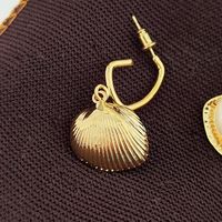 1 Pair Simple Style Shell Plating Inlay Metal Pearl Drop Earrings main image 5