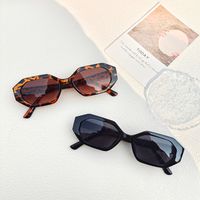 Retro Simple Style Solid Color Pc Resin Special-Shaped Mirror Full Frame Women's Sunglasses main image 5