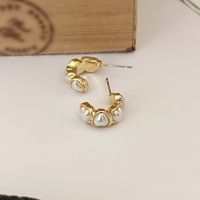 1 Pair Retro Heart Shape Inlay Alloy Pearl Earrings sku image 1