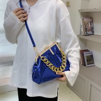 Women's Pu Leather Solid Color Preppy Style Classic Style Sewing Thread Shell Lock Clasp Shoulder Bag sku image 3