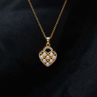 Retro Heart Shape Stainless Steel Plating Inlay Artificial Pearls 18k Gold Plated Pendant Necklace sku image 1