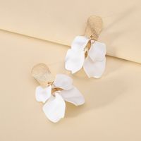1 Pair Elegant Luxurious Sweet Petal Alloy Dangling Earrings main image 11