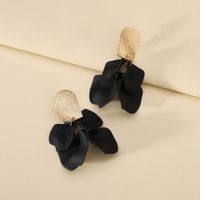 1 Pair Elegant Luxurious Sweet Petal Alloy Dangling Earrings sku image 10