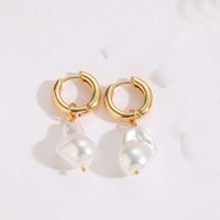 1 Pair Vintage Style Simple Style Commute Irregular Plating Inlay Artificial Pearl Copper Zircon 14k Gold Plated Drop Earrings main image 3