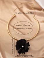 Elegant Blume Ferrolegierung Überzug Inlay Künstliche Perlen Vergoldet Frau Halsband main image 2