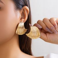 1 Pair Retro Exaggerated Simple Style Stripe Irregular Three-dimensional Thick Arylic Ear Studs main image 1