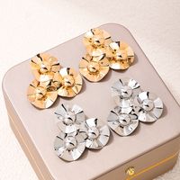 1 Pair Sweet Commute Flower Alloy Ear Studs main image 1