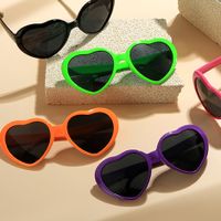 Vacation Funny Heart Shape Resin Special-shaped Mirror Full Frame Women's Sunglasses main image 5