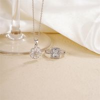 Style Simple Brillant Carré Fleur Le Cuivre Placage Incruster Zircon Plaqué Argent Anneaux Collier main image 1