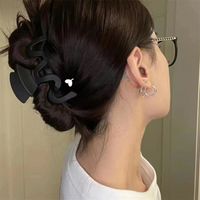 Women's Elegant Japanese Style Solid Color Waves Arylic Three-dimensional Transparent Hair Claws sku image 4