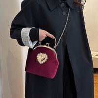 Women's Gold Velvet Heart Shape Solid Color Elegant Sewing Thread Chain Shell Buckle Evening Bag sku image 2