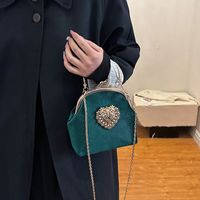 Women's Gold Velvet Heart Shape Solid Color Elegant Sewing Thread Chain Shell Buckle Evening Bag main image 3