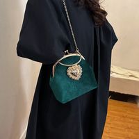 Women's Gold Velvet Heart Shape Solid Color Elegant Sewing Thread Chain Shell Buckle Evening Bag sku image 3