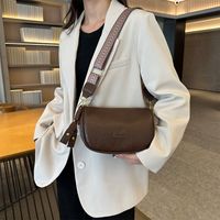 Women's Pu Leather Solid Color Classic Style Sewing Thread Pillow Shape Zipper Crossbody Bag main image 4
