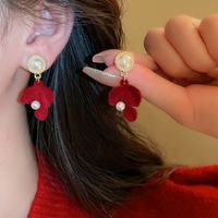 1 Pair Elegant Romantic Leaf Plating Inlay Alloy Artificial Pearls Drop Earrings main image 4