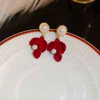 1 Pair Elegant Romantic Leaf Plating Inlay Alloy Artificial Pearls Drop Earrings main image 1