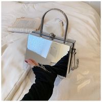 Women's Medium Arylic Solid Color Folds Sexy Square Lock Clasp Box Bag sku image 1