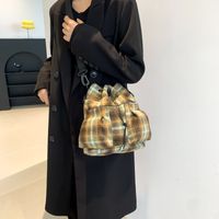 Women's Woolen Plaid Vintage Style Classic Style Sewing Thread Bucket String Shoulder Bag main image 2