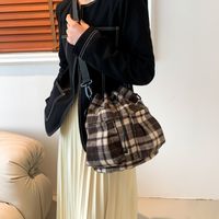 Women's Woolen Plaid Vintage Style Classic Style Sewing Thread Bucket String Shoulder Bag sku image 1