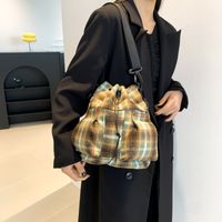 Women's Woolen Plaid Vintage Style Classic Style Sewing Thread Bucket String Shoulder Bag sku image 3