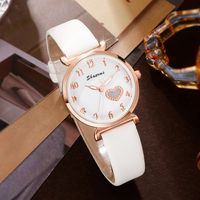 Elegant Cute Heart Shape Buckle Quartz Women's Watches main image 5