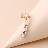 1 Piece Simple Style Round Plating Inlay Alloy Artificial Pearls Rhinestones 14k Gold Plated Ear Cuffs main image 4