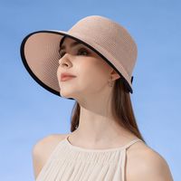 امرأة أنيق الأساسي اللون الصامد طنف كبيرة قبعة من القش main image 1