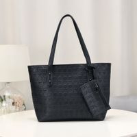 Women's Large Pu Leather Solid Color Vintage Style Classic Style Square Zipper Tote Bag sku image 1