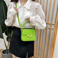Women's Small Pu Leather Solid Color Basic Magnetic Buckle Handbag main image 5