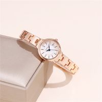 Simple Style Solid Color Quartz Women's Watches main image 5
