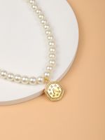 Elegant Glam Brief Künstliche Perle Zinklegierung Perlen Überzug Inlay Glas Frau Halskette Mit Anhänger main image 3