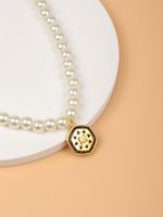 Elegant Glam Buchstabe Künstliche Perle Zinklegierung Perlen Überzug Inlay Glas Frau Halskette Mit Anhänger main image 7