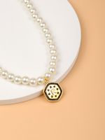 Elegant Glam Buchstabe Künstliche Perle Zinklegierung Perlen Überzug Inlay Glas Frau Halskette Mit Anhänger main image 6