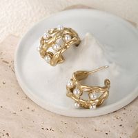 1 Pair Elegant Vintage Style XUPING Geometric Hollow Out Inlay 304 Stainless Steel Artificial Pearls 18K Gold Plated Raw Steel Ear Studs main image 6