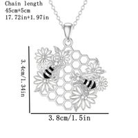 Pastoral Simple Style Sunflower Honeycomb Bee Alloy Hollow Out Gold Plated Silver Plated Women's Pendant Necklace main image 2