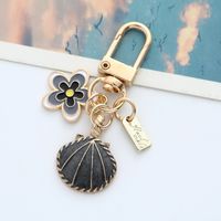 Cute Flower Shell Alloy Women's Keychain sku image 6