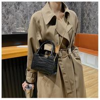 Women's Small Pu Leather Solid Color Preppy Style Classic Style Zipper Shoulder Bag sku image 2