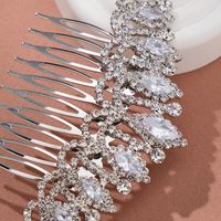 Women's Vacation Sweet Solid Color Alloy Inlay Rhinestones Insert Comb main image 4