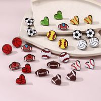 1 Paire Style Simple Rugby Forme De Cœur Football Bois Boucles D'Oreilles main image 1