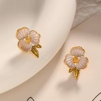 1 Pair Sweet Simple Style Flower Copper Zircon 18K Gold Plated Ear Studs main image 2