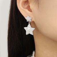 1 Par Casual Estilo Simple Ronda Estrella Enchapado Tallado Acero Titanio Chapados en oro de 18k Pendientes De Gota sku image 2