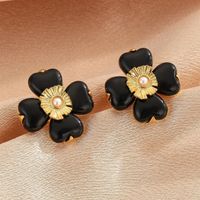1 Pair Casual Elegant Classic Style Flower Inlay Copper Artificial Pearls Resin 18K Gold Plated Ear Studs main image 4