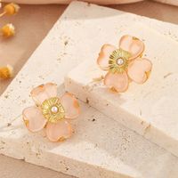 1 Pair Casual Elegant Classic Style Flower Inlay Copper Artificial Pearls Resin 18K Gold Plated Ear Studs main image 8