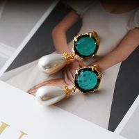 1 Pair Vintage Style Luxurious French Style Round Water Droplets Three-dimensional Inlay Copper Artificial Pearls 18K Gold Plated Drop Earrings main image 4