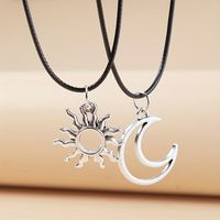 Einfacher Stil Sonne Mond Legierung Überzug Paar Halskette Mit Anhänger main image 1