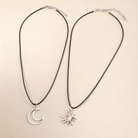 Einfacher Stil Sonne Mond Legierung Überzug Paar Halskette Mit Anhänger main image 3