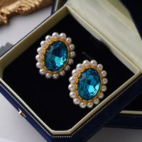 1 Pair Elegant Vintage Style French Style Oval Inlay Alloy Artificial Pearls Rhinestones 18K Gold Plated Ear Studs main image 4