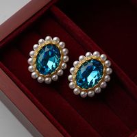 1 Pair Elegant Vintage Style French Style Oval Inlay Alloy Artificial Pearls Rhinestones 18K Gold Plated Ear Studs main image 3
