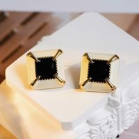 1 Pair Elegant Retro Luxurious Square Alloy 18K Gold Plated Ear Studs main image 4